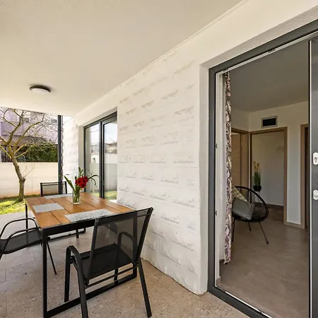 דירה Valora Stylish Near Sandy Beaches By Qubo *