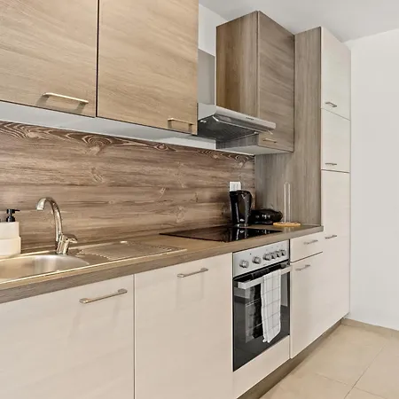 דירה Valora Stylish Near Sandy Beaches By Qubo