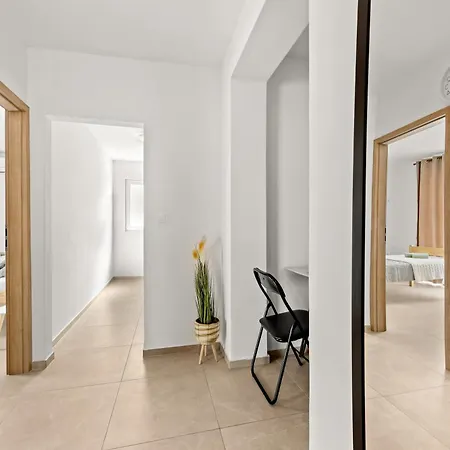 דירה Valora Stylish Near Sandy Beaches By Qubo