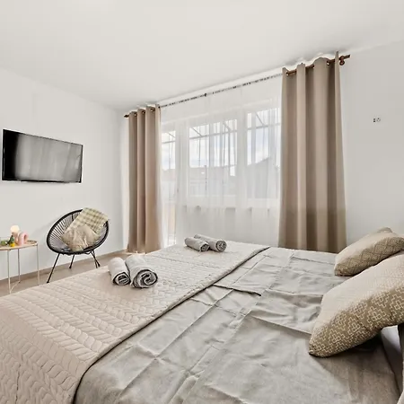 Valora Stylish Near Sandy Beaches By Qubo דירה