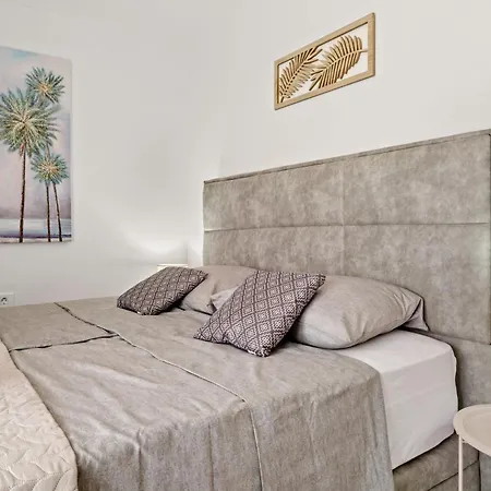 דירה Valora Stylish Near Sandy Beaches By Qubo