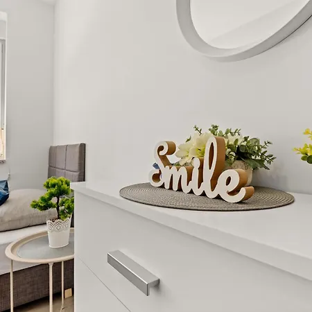 דירה Valora Stylish Near Sandy Beaches By Qubo