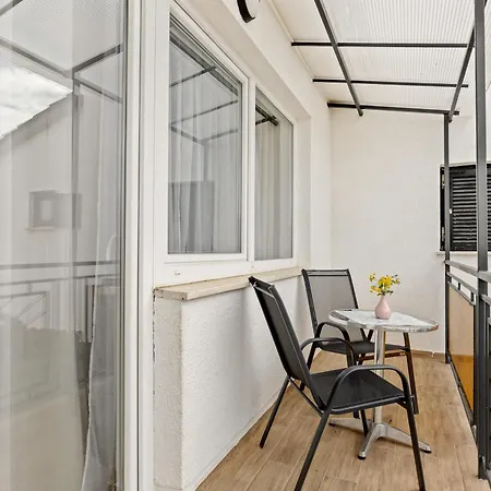 דירה Valora Stylish Near Sandy Beaches By Qubo