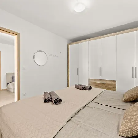 דירה Valora Stylish Near Sandy Beaches By Qubo *