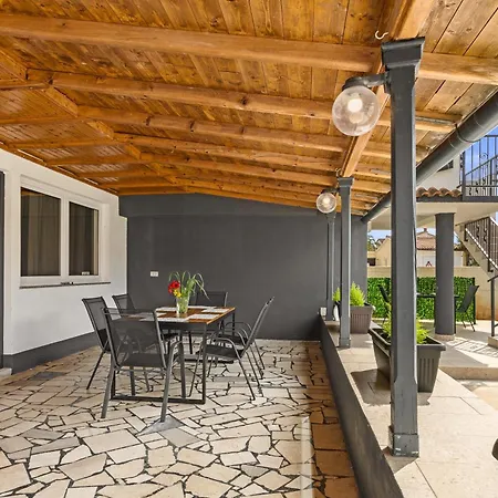 דירה Valora Stylish Near Sandy Beaches By Qubo *