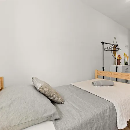 דירה Valora Stylish Near Sandy Beaches By Qubo