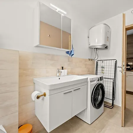 Valora Stylish Near Sandy Beaches By Qubo